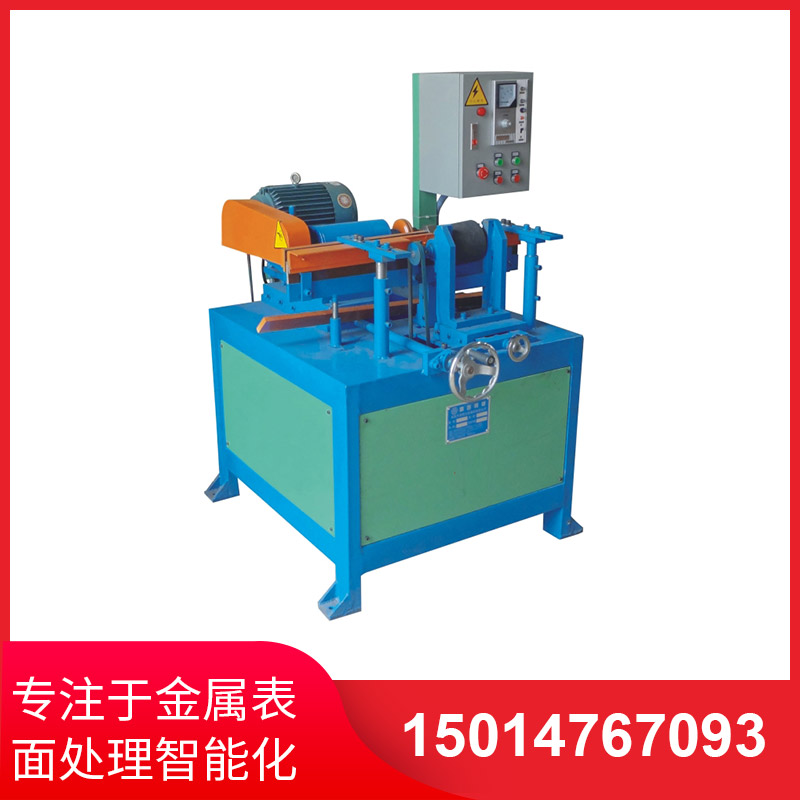 小(xiao)型(xing)圓(yuan)筦(guan)抛光(guang)機實際撡(cao)作非常(chang)簡(jian)單(dan)